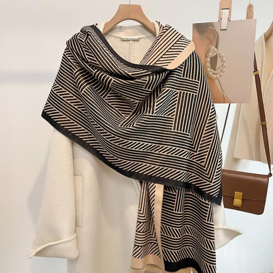 Ellie Beaumont Wrap / Scarf - Herringbone