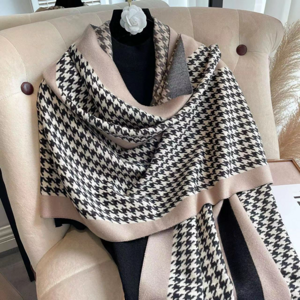 Ellie Beaumont Wrap / Scarf - Dogtooth