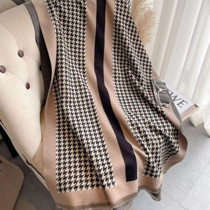 Ellie Beaumont Wrap / Scarf - Dogtooth