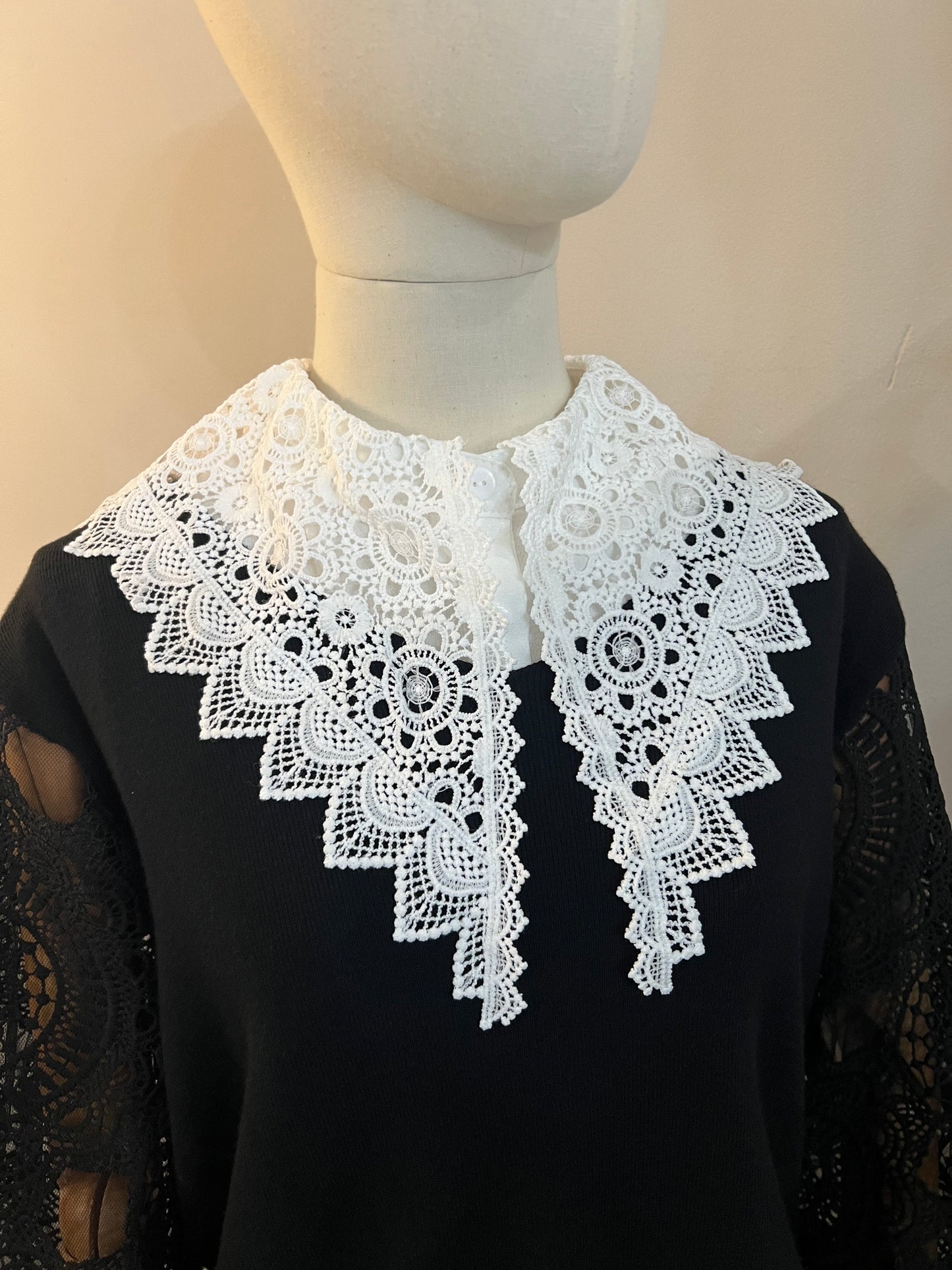 Oversized Victorian Lace False Collar