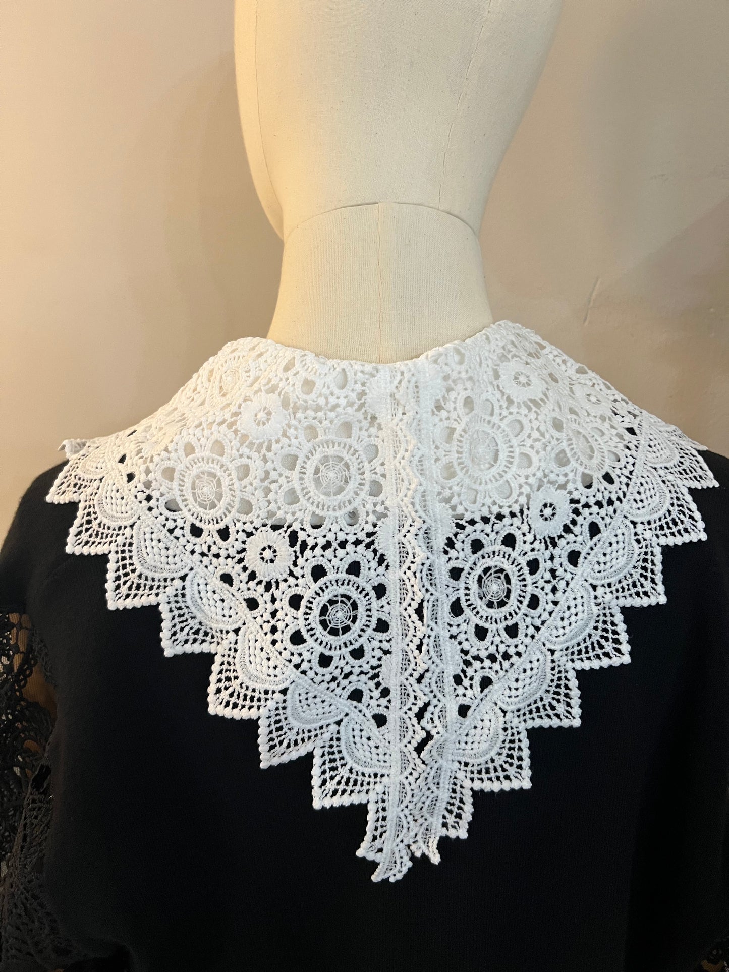 Oversized Victorian Lace False Collar